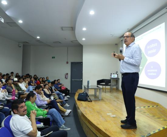 conferencia "La evolución del crecimiento urbano desorganizado y otras manifestaciones de conflicto y desacuerdo sociales", 