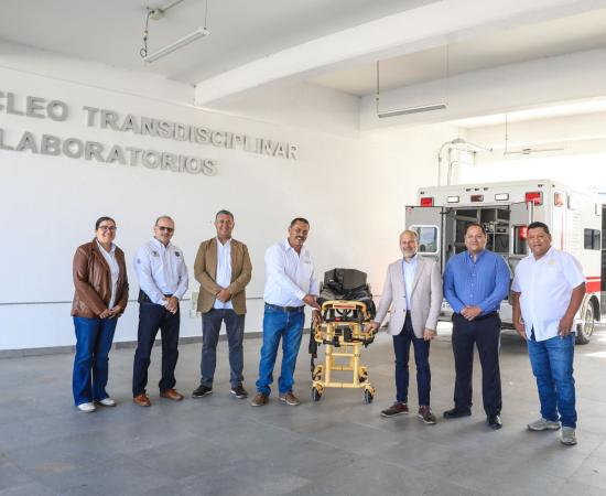 Donación camilla ambulancia CUValles 